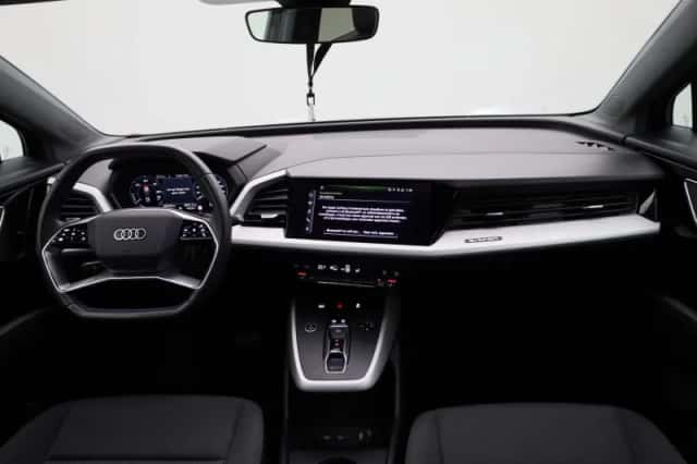 Audi Q4 (2023) thumbnail 38