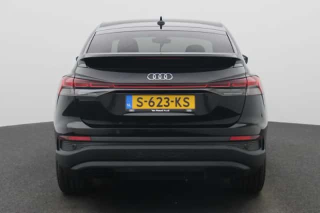 Audi Q4 (2023) thumbnail 5