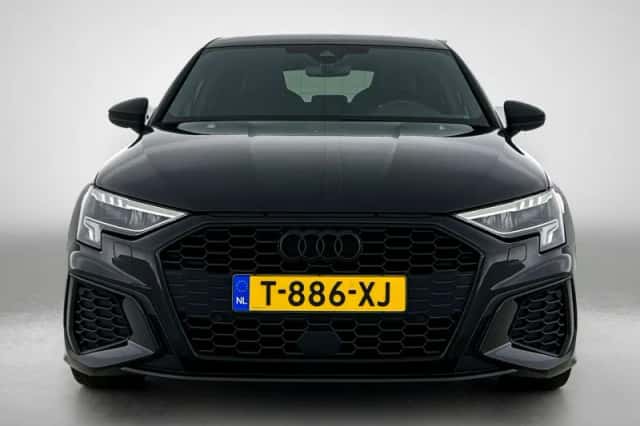 Audi A3 (2023) thumbnail 2