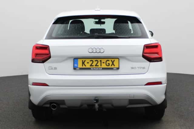 Audi Q2 (2021) thumbnail 5