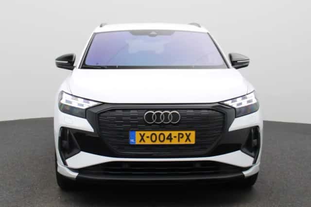 Audi Q4 e-tron (2024) thumbnail 2