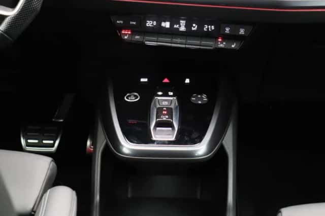 Audi Q4 e-tron (2024) thumbnail 11