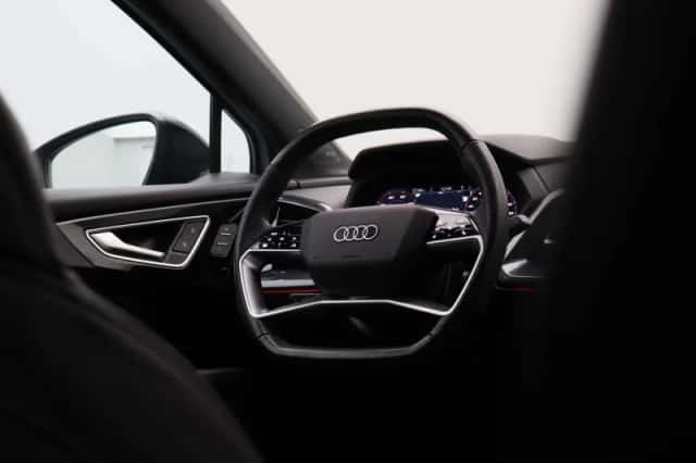 Audi Q4 e-tron (2024) thumbnail 12