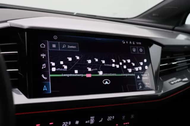 Audi Q4 e-tron (2024) thumbnail 18