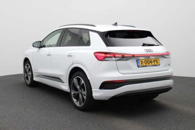Audi Q4 e-tron (2024) thumbnail 3
