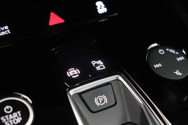 Audi Q4 e-tron (2024) thumbnail 23