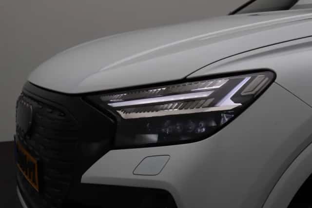 Audi Q4 e-tron (2024) thumbnail 8
