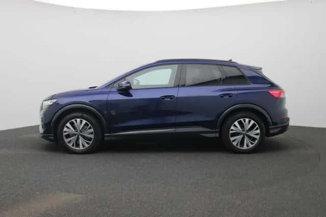 Audi Q4 e-tron (2025) thumbnail 4