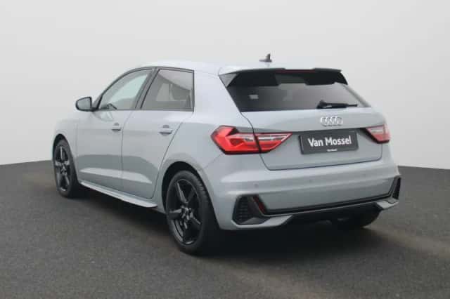Audi A1 (2025) thumbnail 2