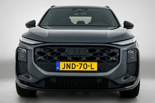 Audi Q3 (2025) thumbnail 2