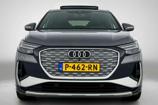 Audi Q4 (2021) thumbnail 2