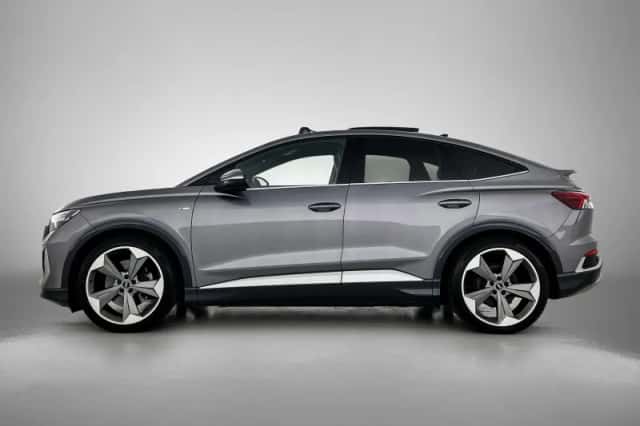 Audi Q4 (2021) thumbnail 3