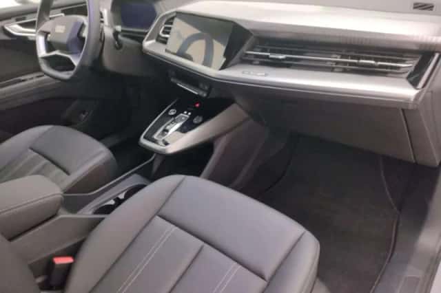 Audi Q4 (2025) thumbnail 3