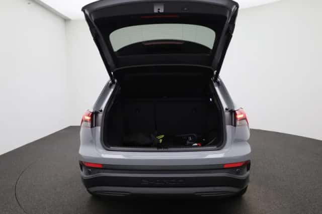 Audi Q4 e-tron (2025) thumbnail 11