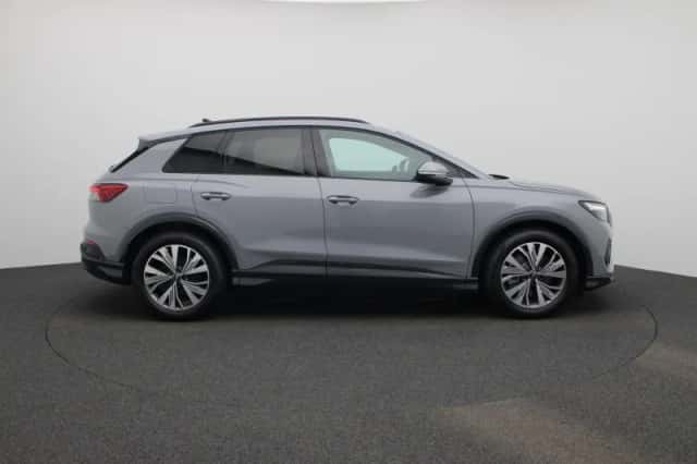 Audi Q4 e-tron (2025) thumbnail 6