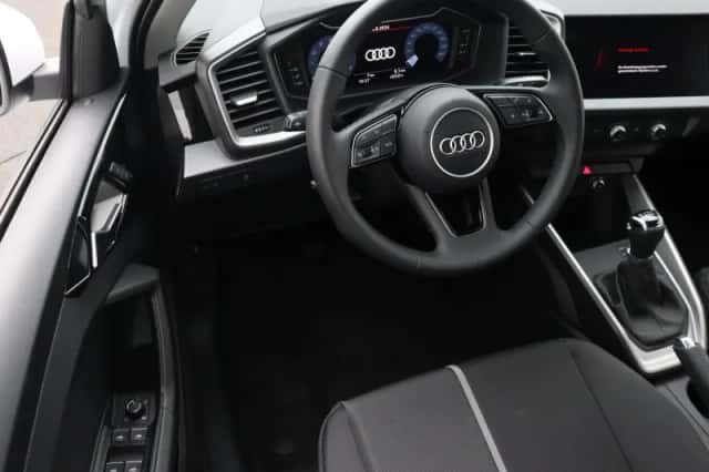Audi A1 (2025) thumbnail 6
