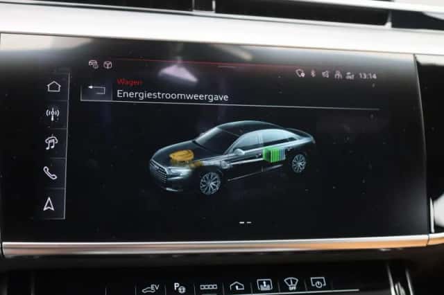 Audi A8 (2025) thumbnail 32