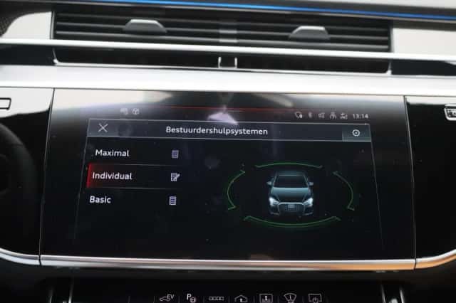 Audi A8 (2025) thumbnail 34