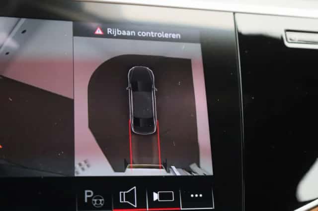 Audi A8 (2025) thumbnail 38
