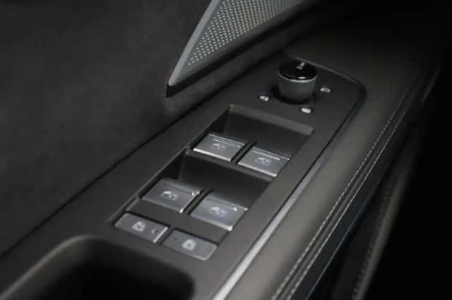 Audi A8 (2025) thumbnail 42
