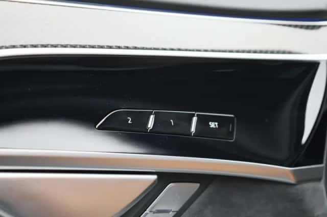 Audi A8 (2025) thumbnail 45