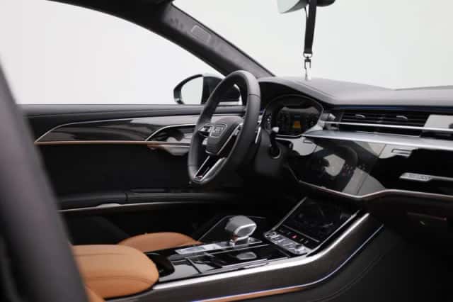 Audi A8 (2025) thumbnail 48