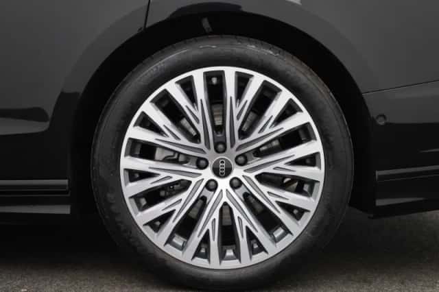 Audi A8 (2025) thumbnail 8