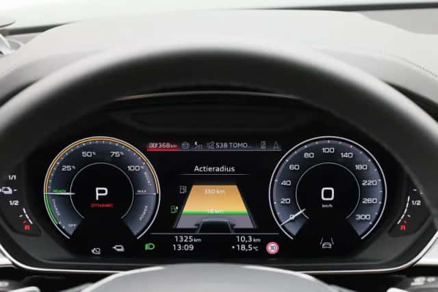 Audi A8 (2025) thumbnail 10