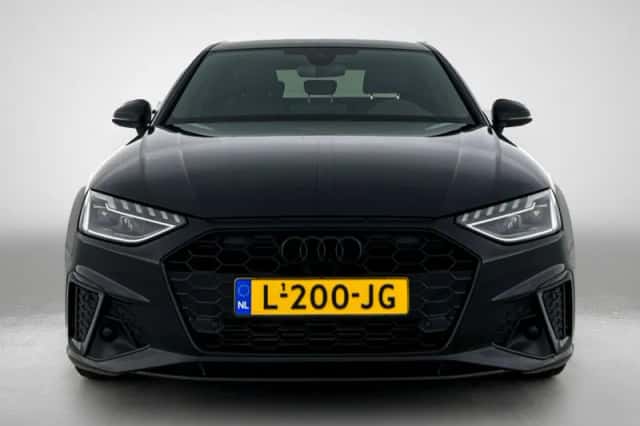 Audi A4 (2021) thumbnail 2