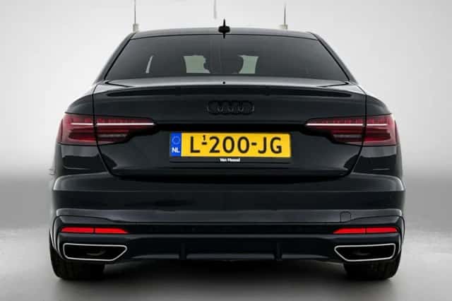 Audi A4 (2021) thumbnail 4