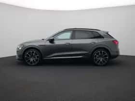 Audi Q8 e-tron thumbnail 4