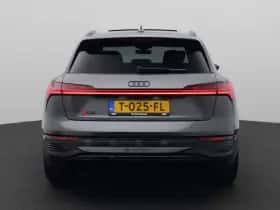 Audi Q8 e-tron thumbnail 5