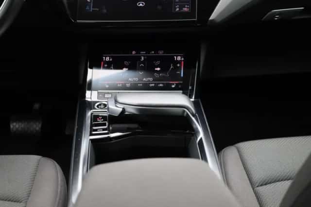 Audi e-tron (2022) thumbnail 32