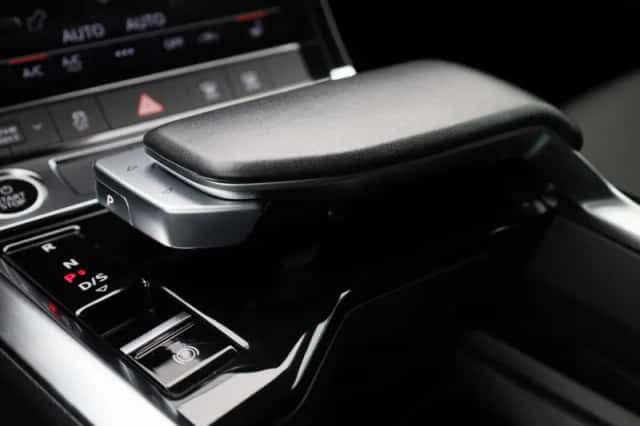 Audi e-tron (2022) thumbnail 33