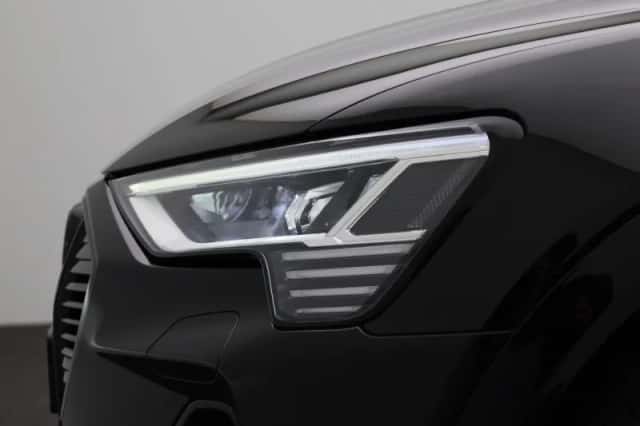 Audi e-tron (2022) thumbnail 9