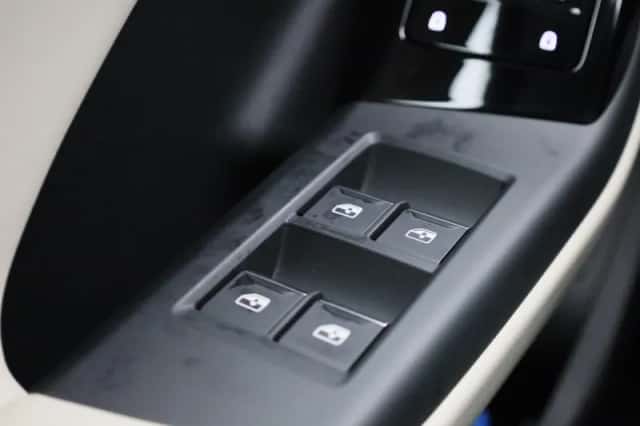 Audi Q6 e-tron (2025) thumbnail 44