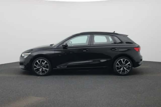 Audi A3 (2024) thumbnail 4