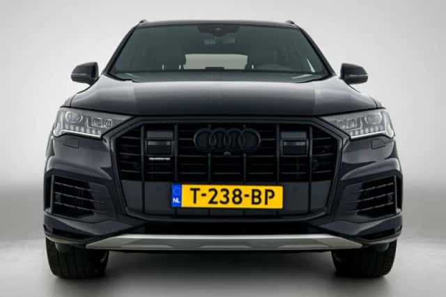 Audi Q7 (2021) thumbnail 2