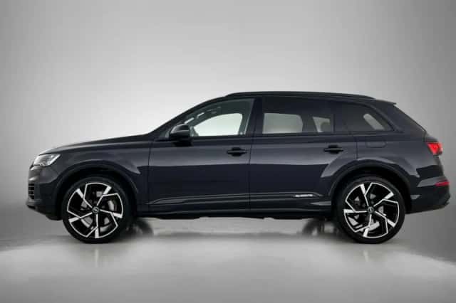 Audi Q7 (2021) thumbnail 3