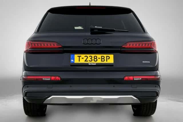 Audi Q7 (2021) thumbnail 4