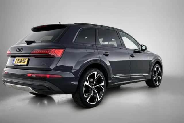 Audi Q7 (2021) thumbnail 5