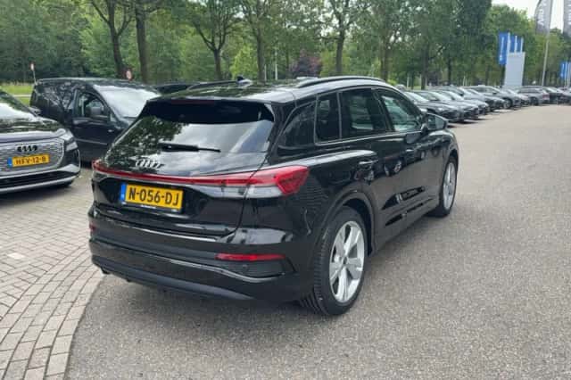 Audi Q4 e-tron (2021) thumbnail 6