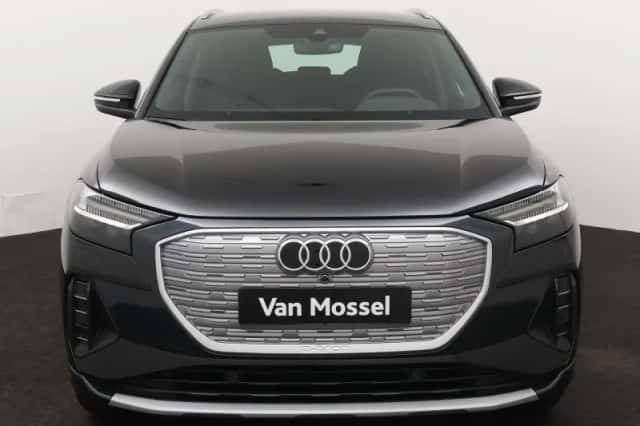 Audi Q4 e-tron (2024) thumbnail 3