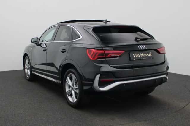 Audi Q3 (2023) thumbnail 3