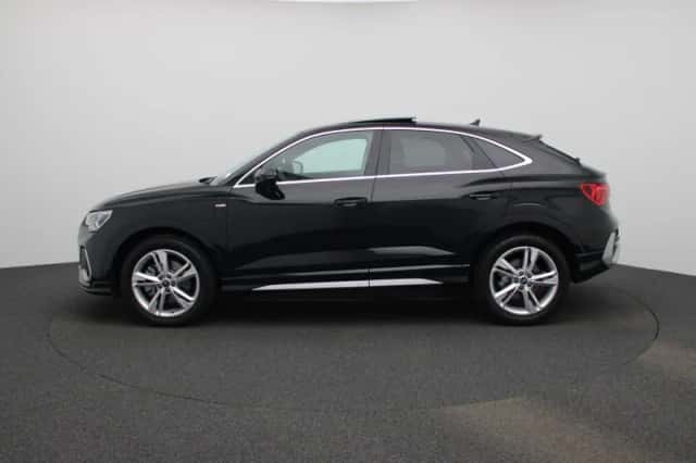 Audi Q3 (2023) thumbnail 4