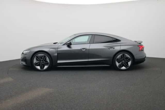 Audi e-tron GT (2021) thumbnail 4