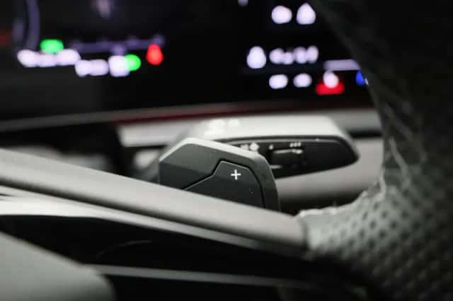 Audi Q6 e-tron (2025) thumbnail 43