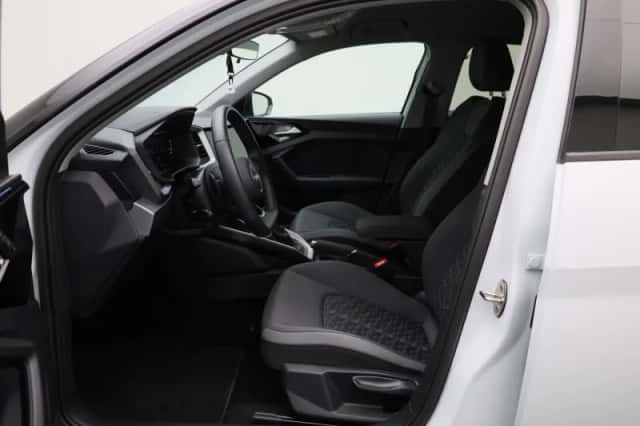 Audi A1 (2025) thumbnail 9