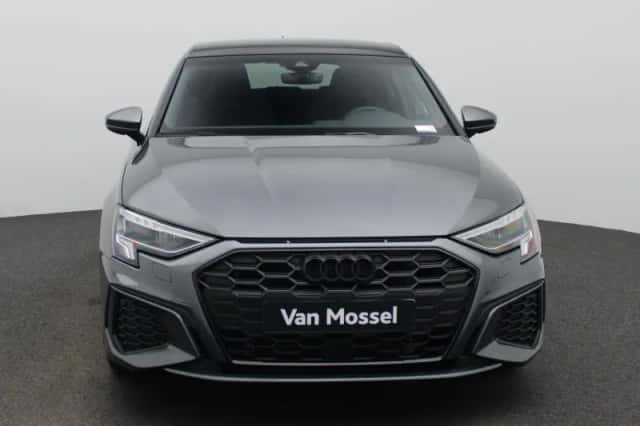 Audi A3 (2024) thumbnail 2