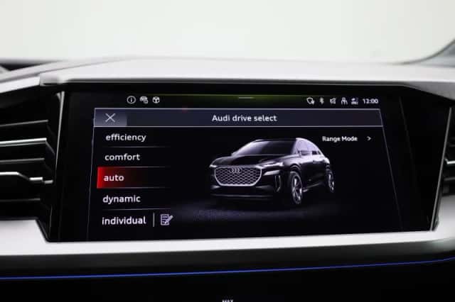 Audi Q4 e-tron (2023) thumbnail 26
